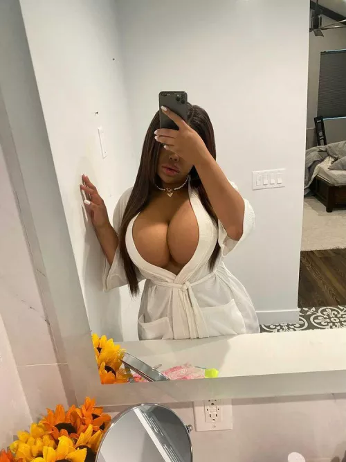 My robe can't contain them๐ My robe can't contain them๐