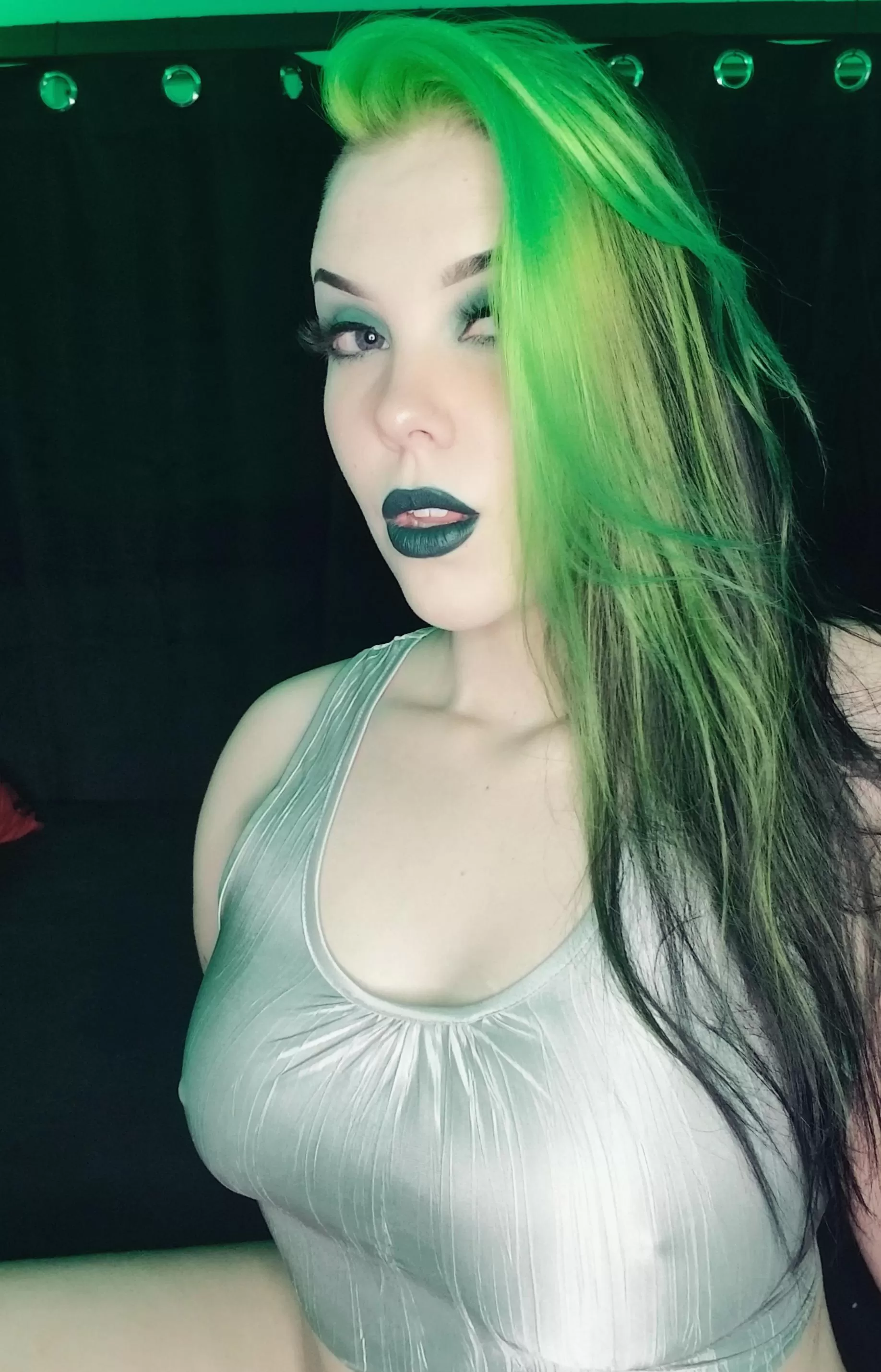 My room's a little cold. ?