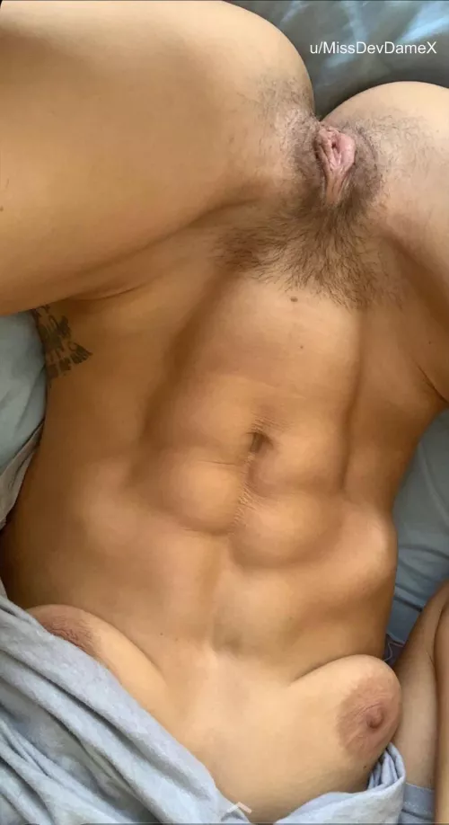 My sexy abs and ๐ฑ to help push you through hump-day. Enjoy!! ๐๐ฑโค๏ธ