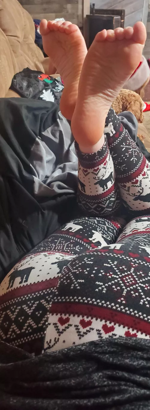 My sister SweetSoles96 decided to post a picture of her soles let show her just how mouth watering and delicious her feet are πππ
π
β€