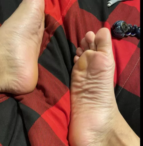 My soles & Smokin a bowl 🤘🏼🌴