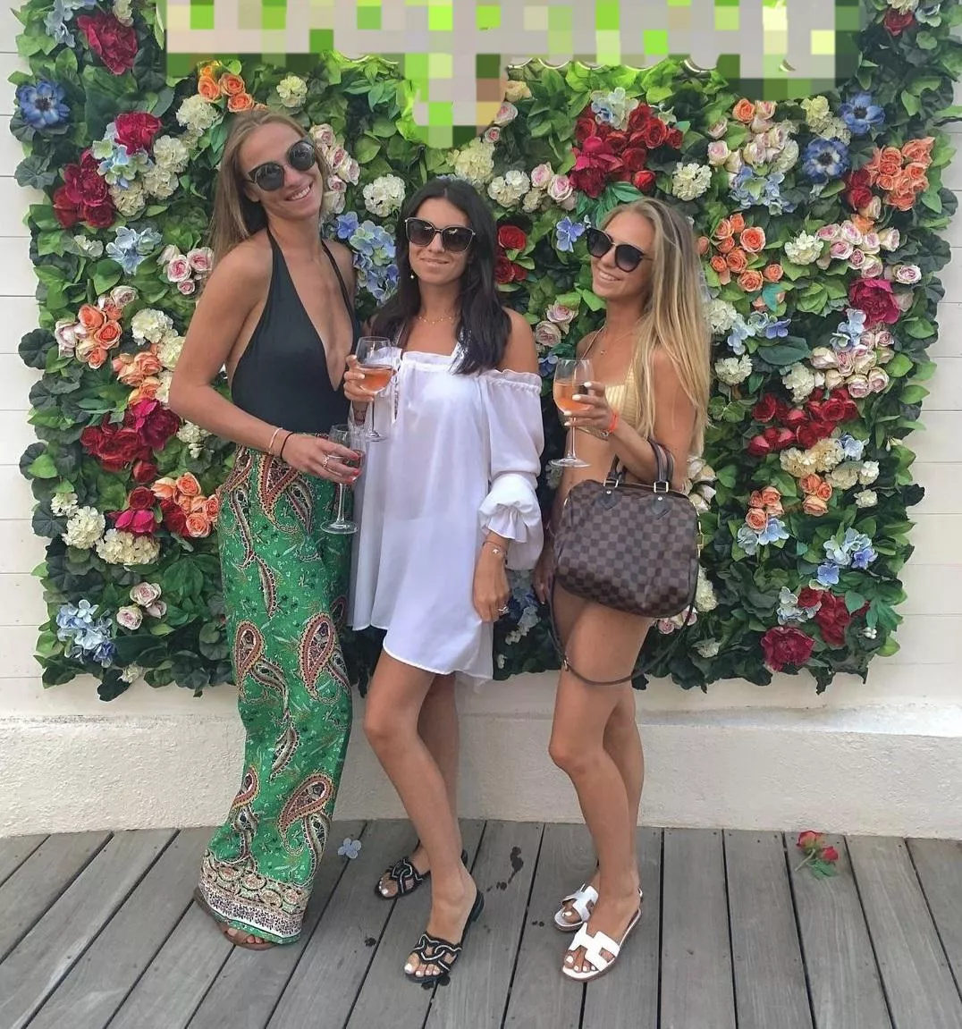 My step sis is in the middle