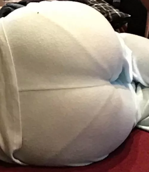 My step sisters fat ass in her new leggings My step sisters fat ass in her new leggings