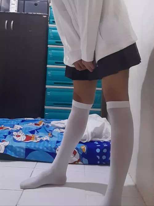 My thighs are down here!! >~< My thighs are down here!! >~<