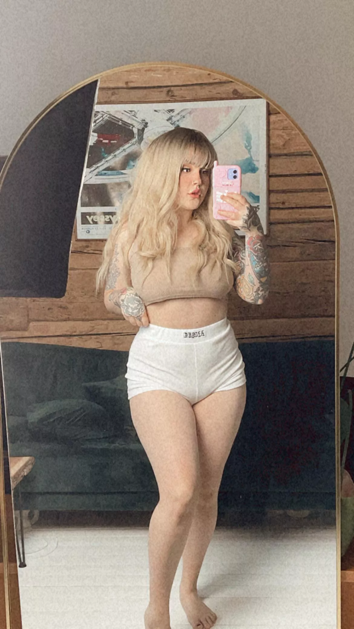 My thighs are even bigger sitting down😏 My thighs are even bigger sitting down😏