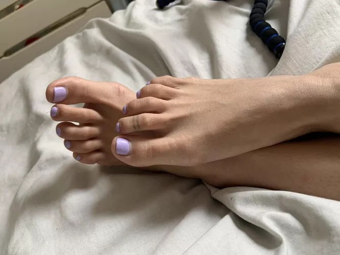 my tiny japanese toes :)