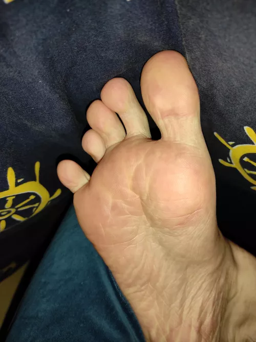 My toes are so cold, who wants to warm then up in his mouth?