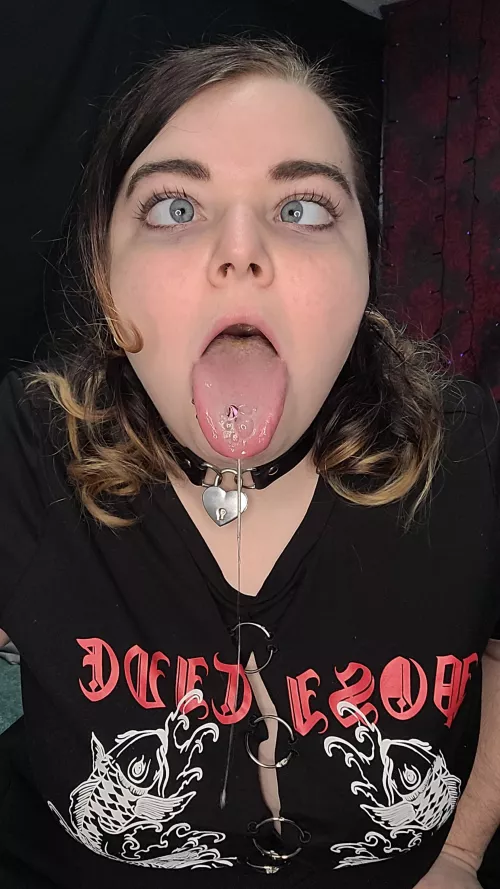 My tongue could use some of your yummy cum on it 🥵