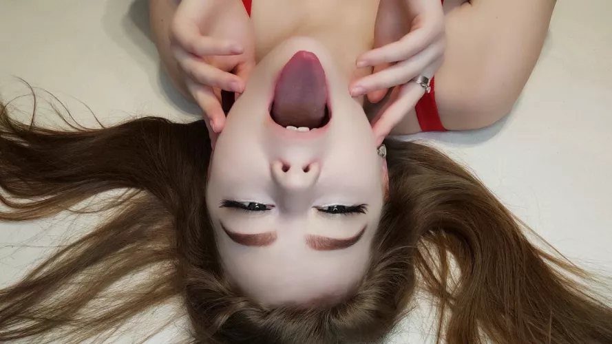My tongue is ready to lick your hot cock.👅 I love sucking it so much.💋 Do you like it when I give you a blow job?😋💥 OF link in bio