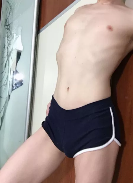 My tummy is ready for kisses ๐๐๐