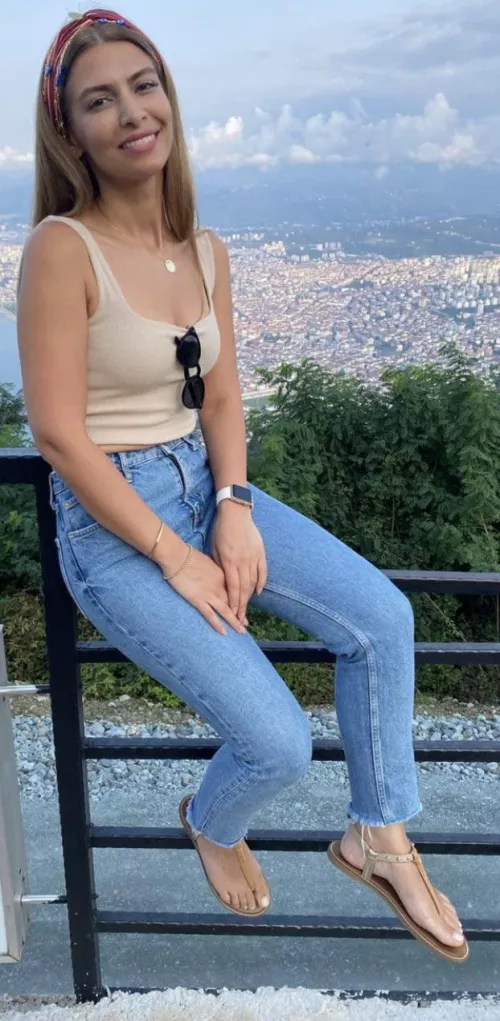 My Turkish sister that likes sits on her big black dildo in the shower