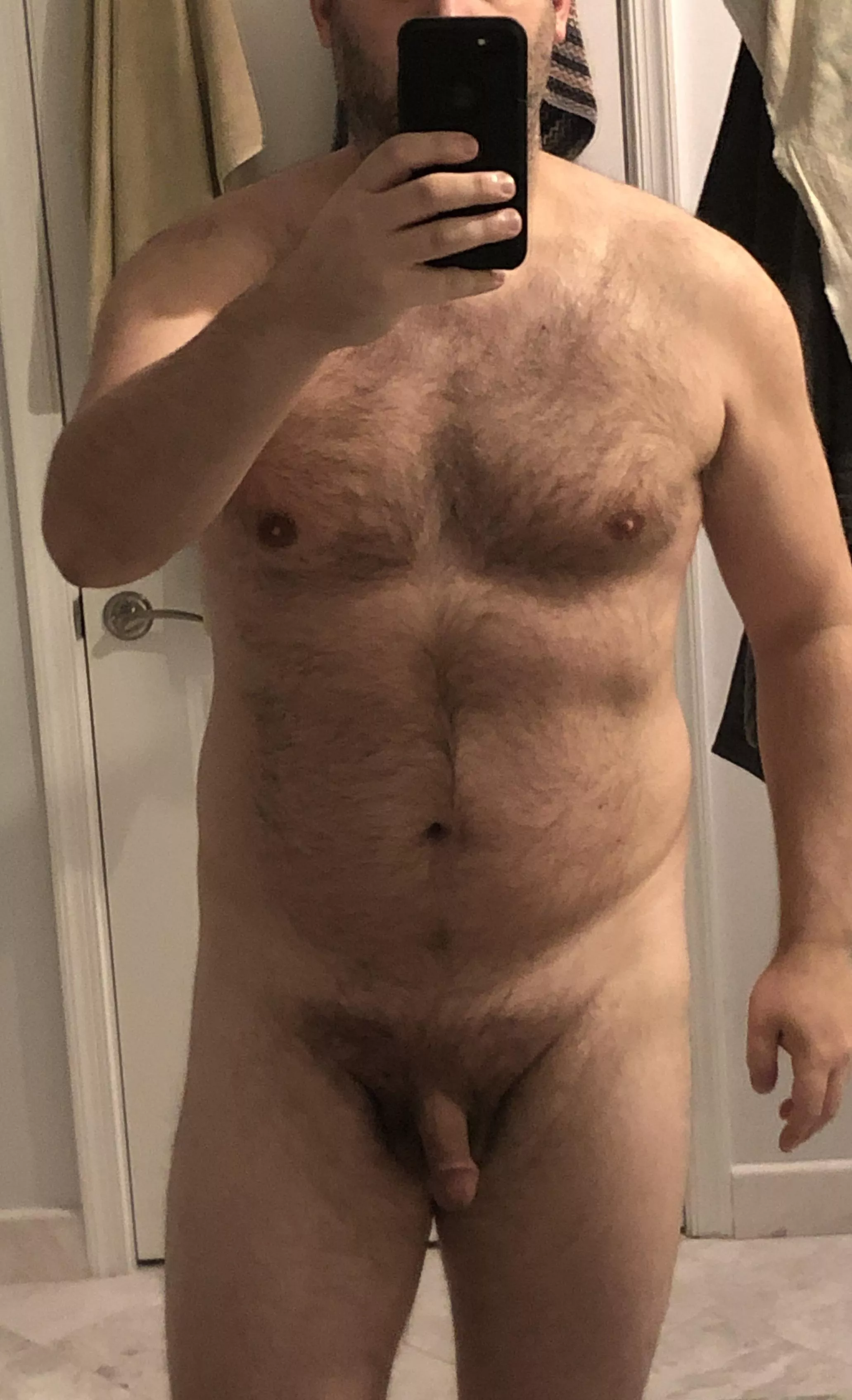 My very normal nude for this Wednesday. Hope everyone has a good day - you’re all beautiful people! M39, 219, 6ft.