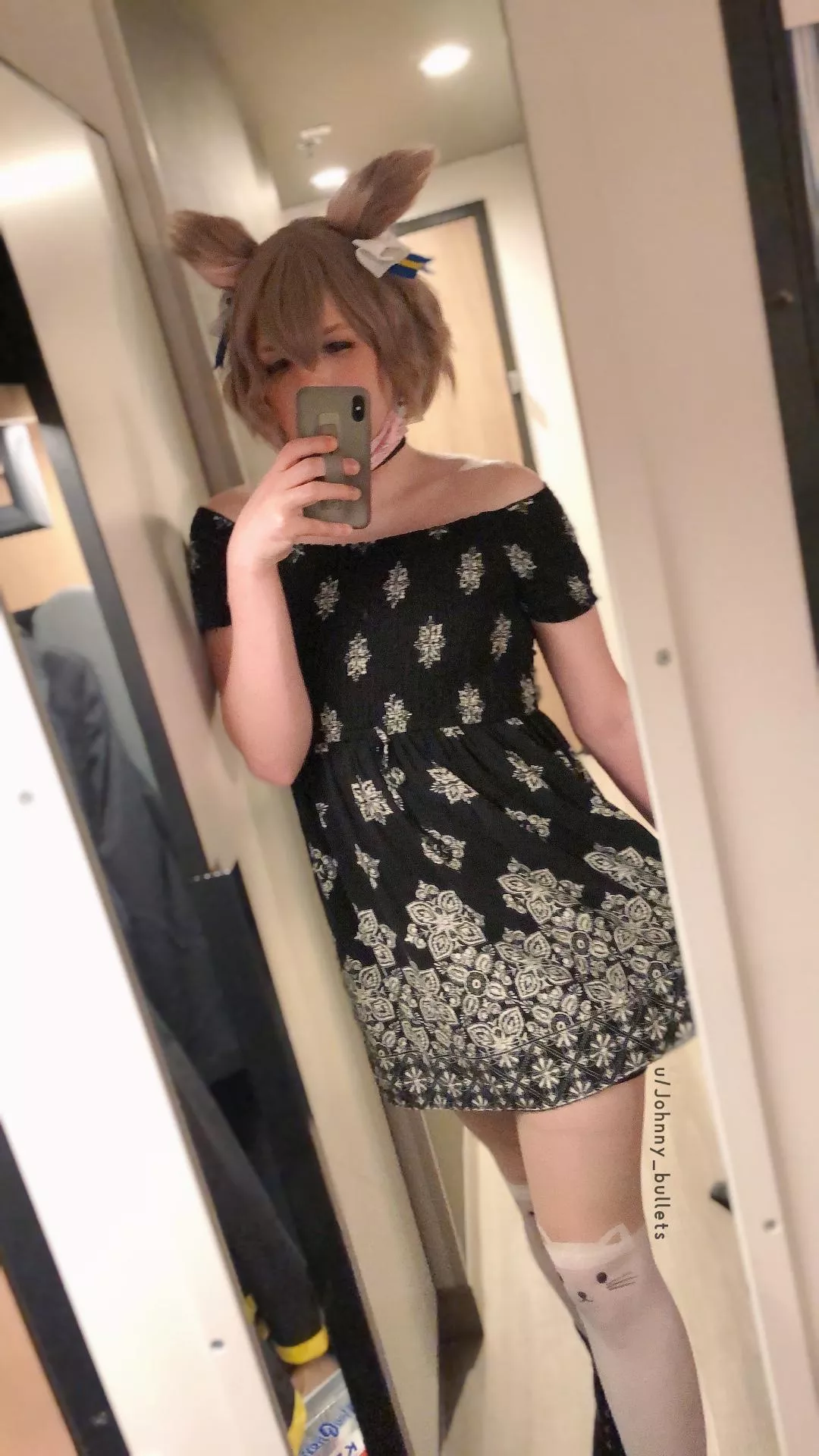 My zipper broke in my Felix outfit :( Thankfully my friend let me borrow her dress! It was super clutch