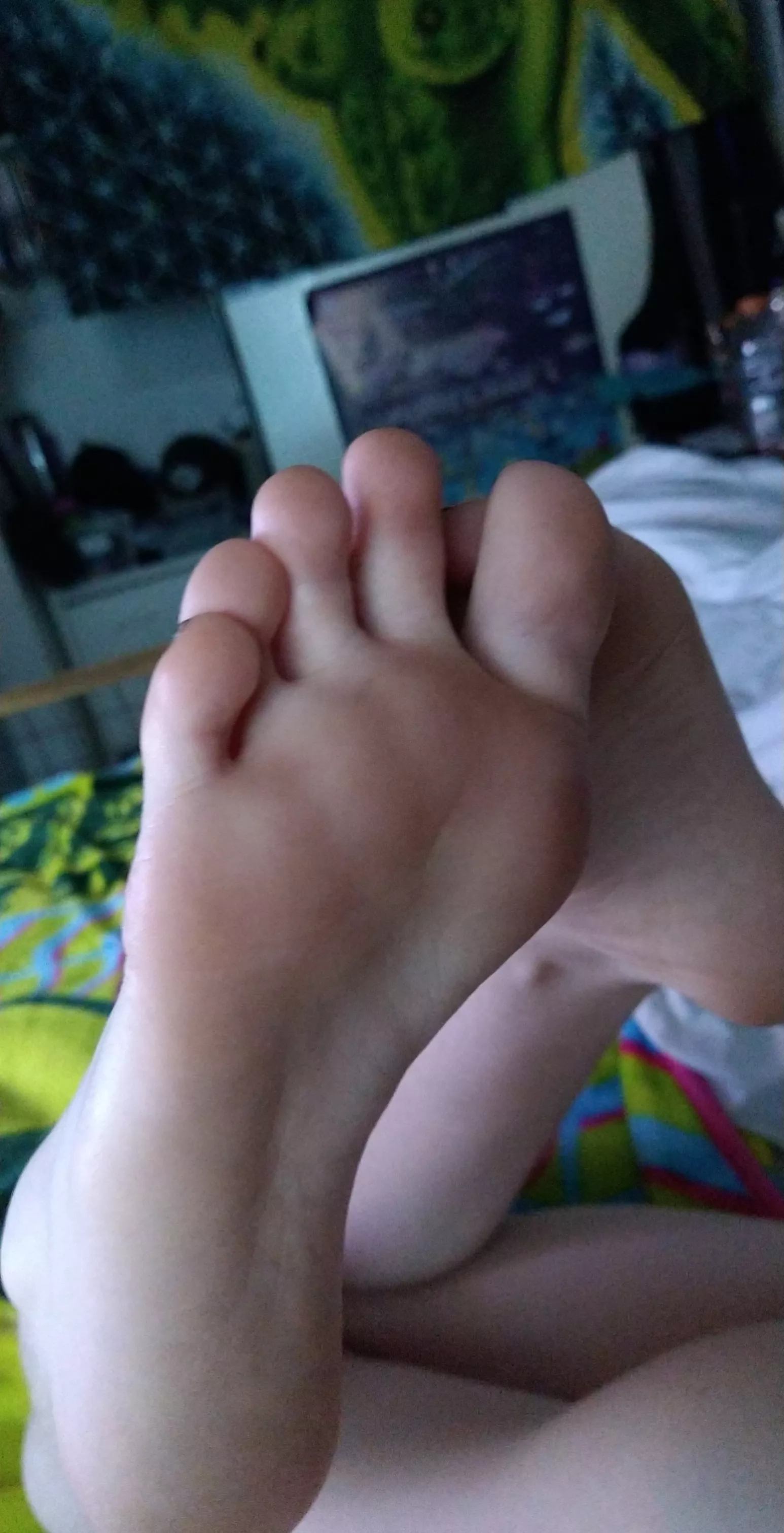 Nakey feet and booty (dms open) Nakey feet and booty (dms open)