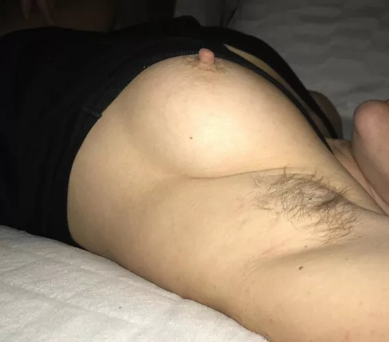 Natural tits, natural pits. Wife, 38.