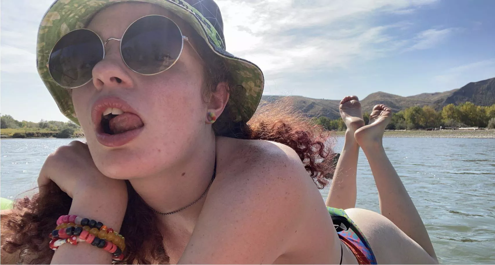 Nature and booty shots, what more could you want~? ??????