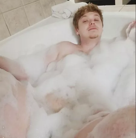 Naughty bath anyone? 😈😉 Naughty bath anyone? 😈😉