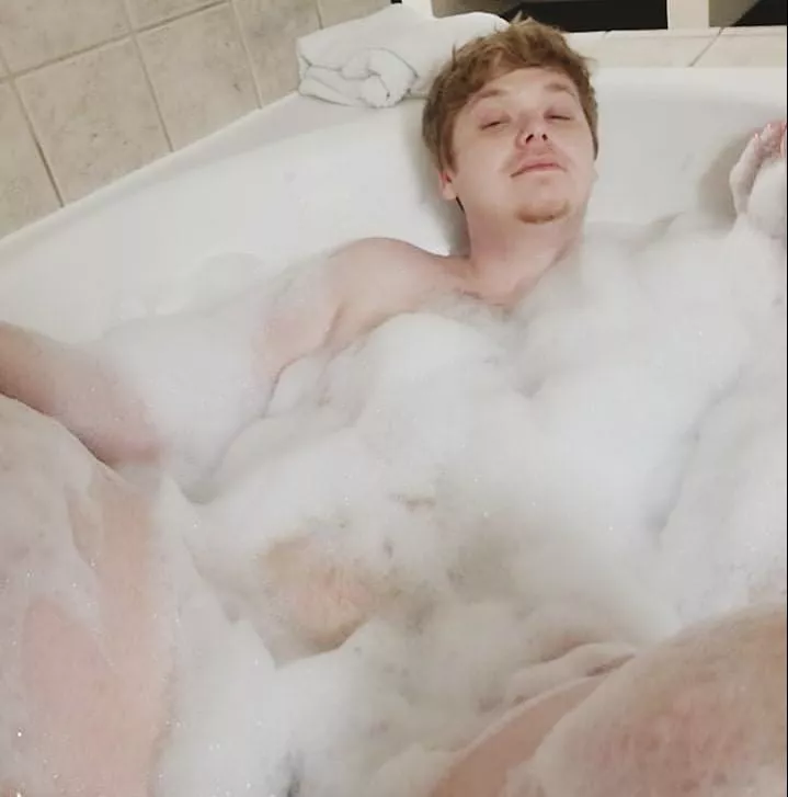 Naughty bath anyone? 😈😉 Naughty bath anyone? 😈😉