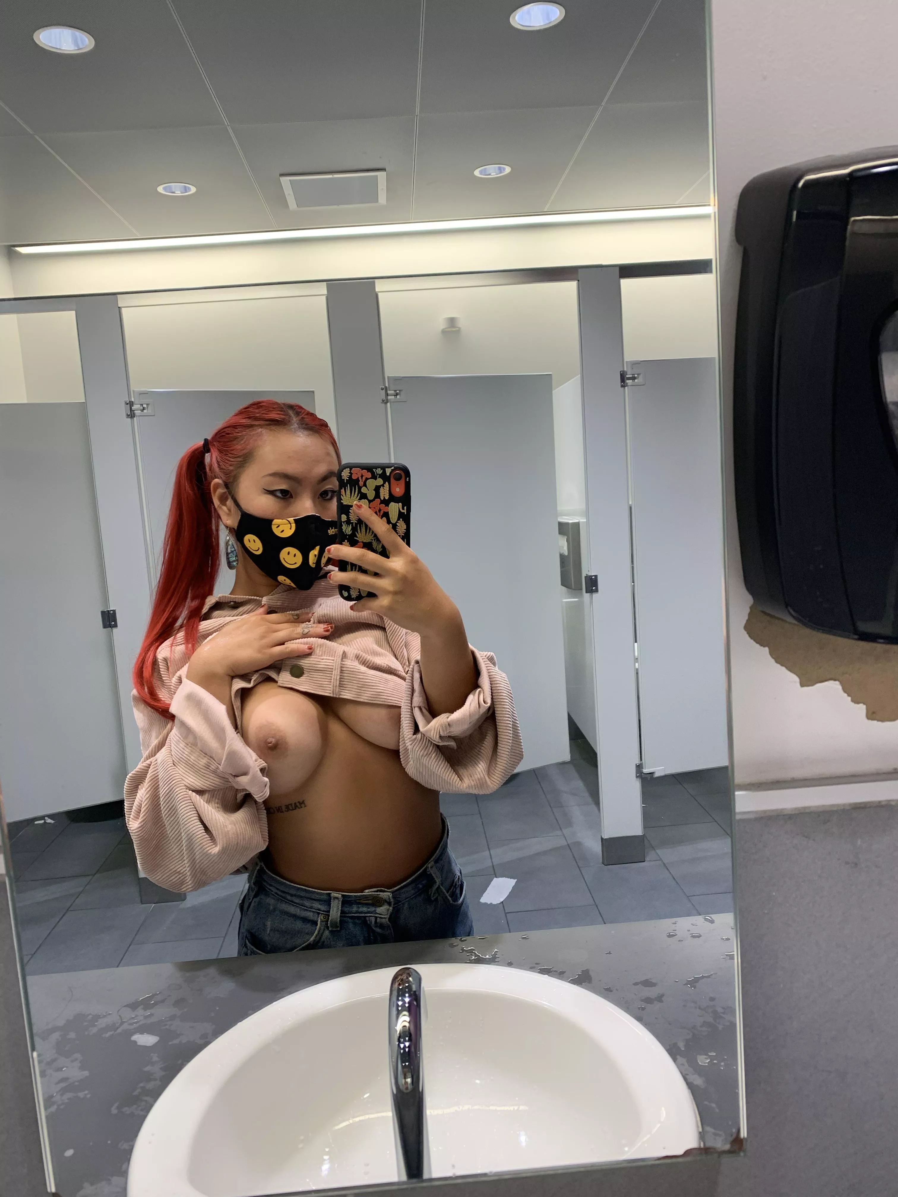 Naughty girl ditching class to take nudes in the school bathroom???link below
