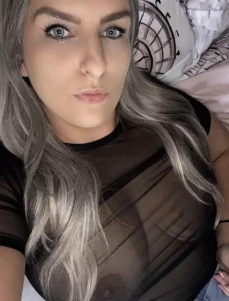 Naughty milf ?Only $3 to subscribe ?Cum say hi and show me your cock ?link in comments