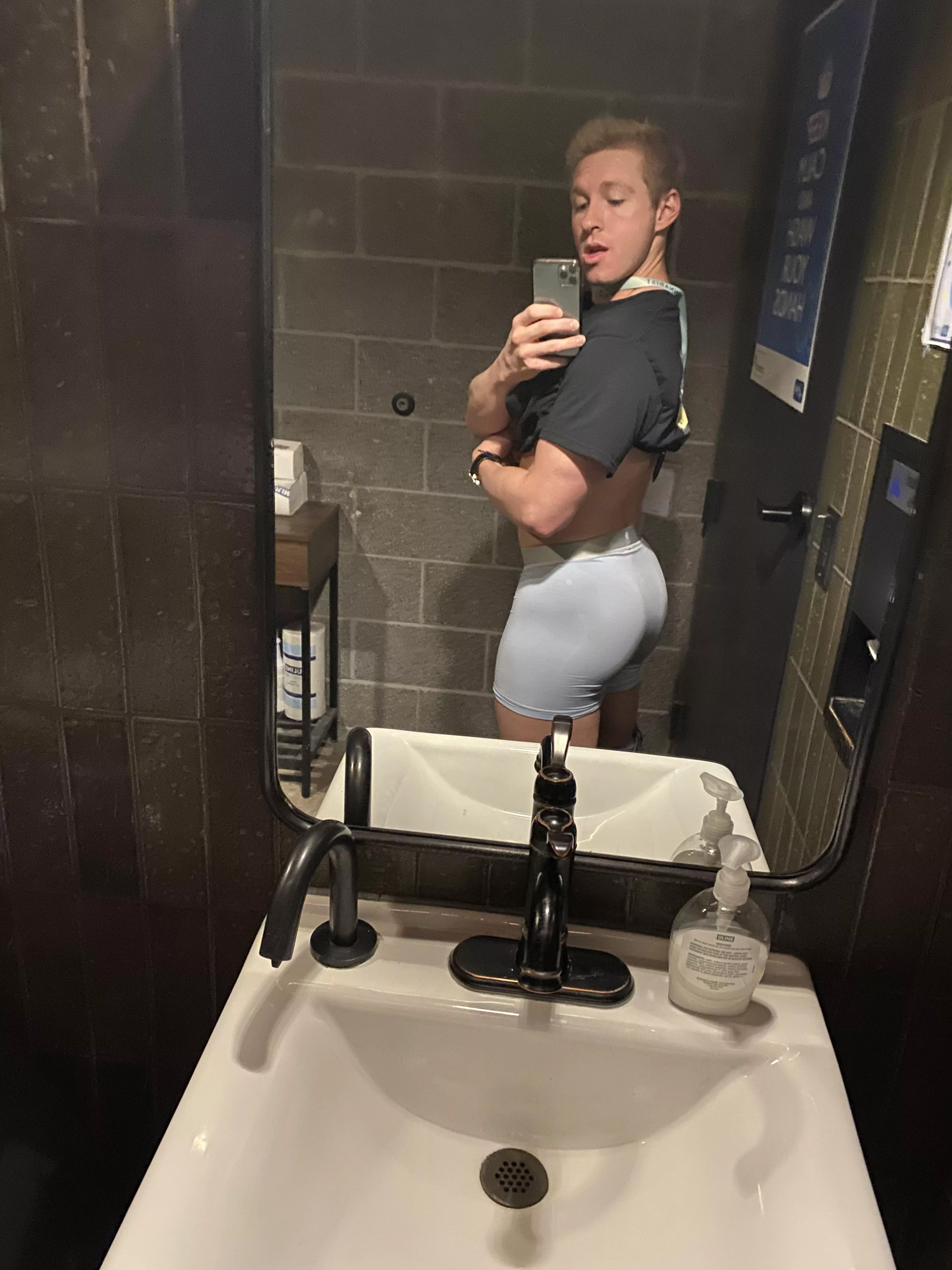 Need a booty massage asap Need a booty massage asap