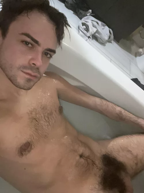 Need a bro to keep me company while I bathe. Any takers?