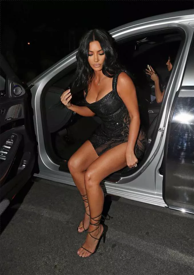 Need a bud to rp as Kim Kardashian for me Need a bud to rp as Kim Kardashian for me