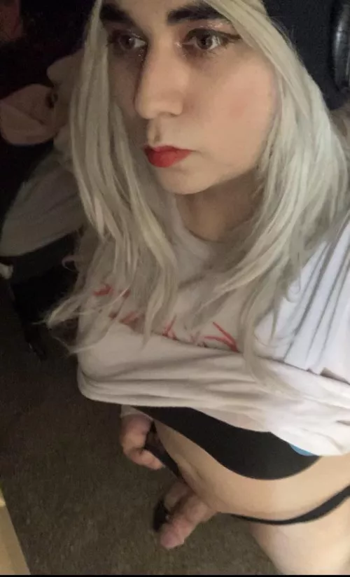 Need a daddy who will cuddle and touch up on me