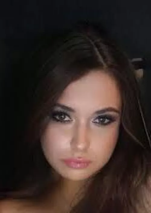 Need a evil bullt to ruin me .. kik @ nlsissyamy , 26 y/o sissy drugs slut from the Netherlands. Lost a bet now she has to become a webslut and expose all her videos . need someone to creata ad control a grindr account for me so they can make me expose m