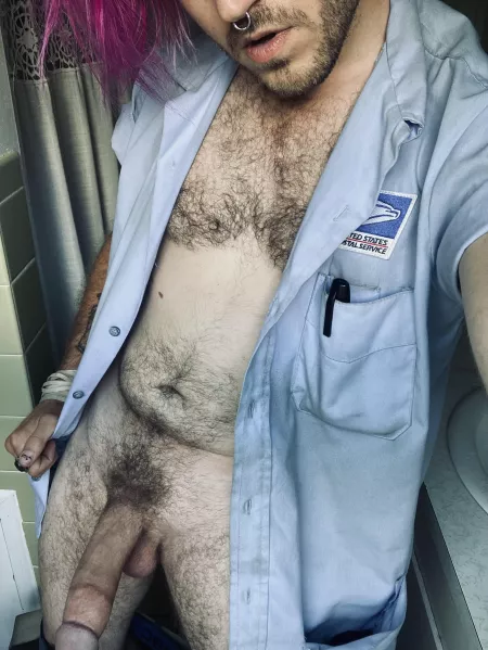 Need a tight place to deliver this package. Any takers? (DMs open โ๐ผ)