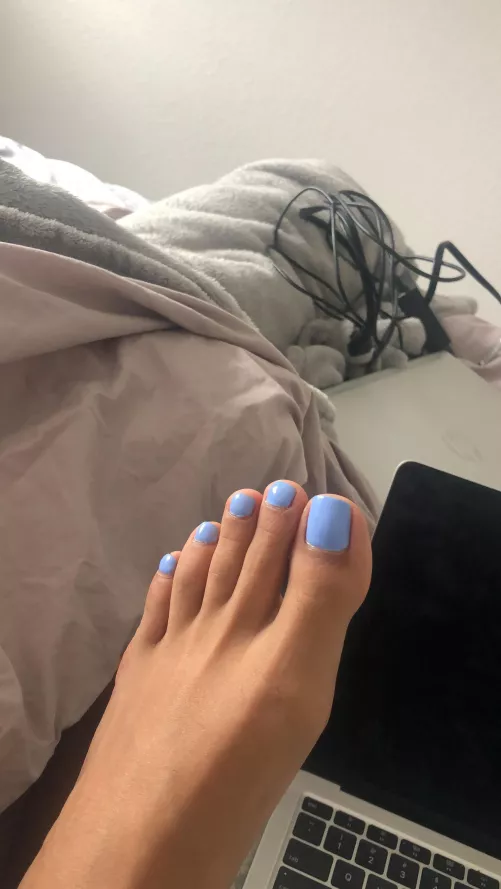Need my feet kissed more in the new year 🥺 Need my feet kissed more in the new year 🥺