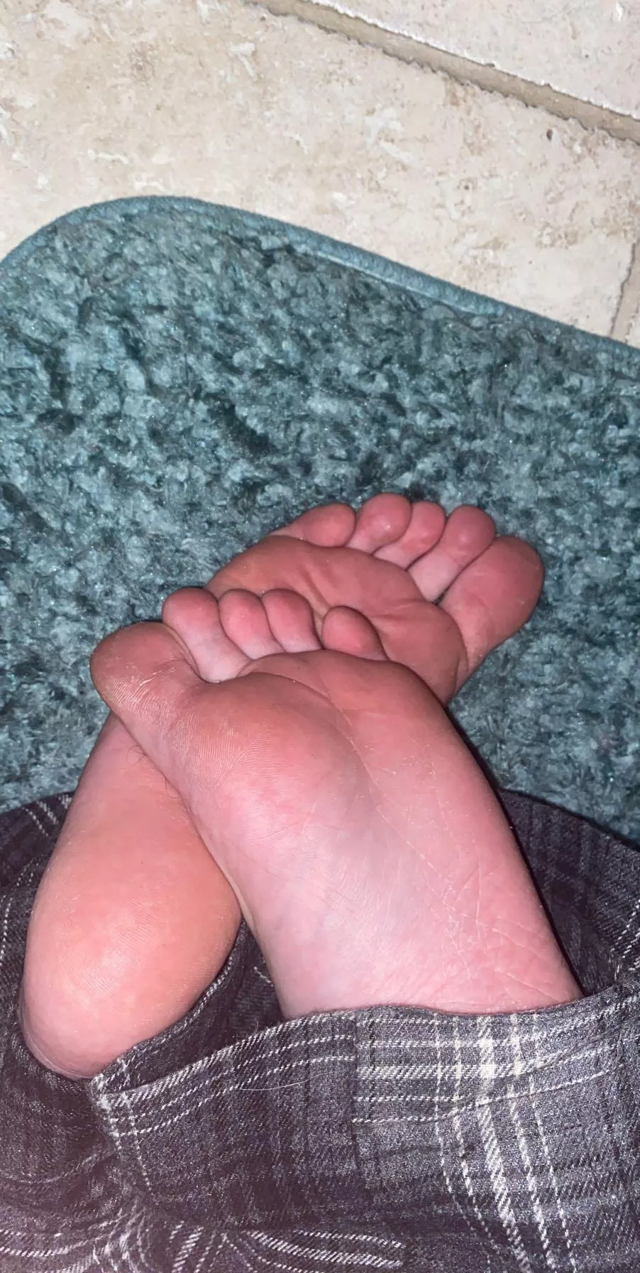 Need my soles to be owned by a daddy, love being humiliated and my soles worshipped🥰 DM for more