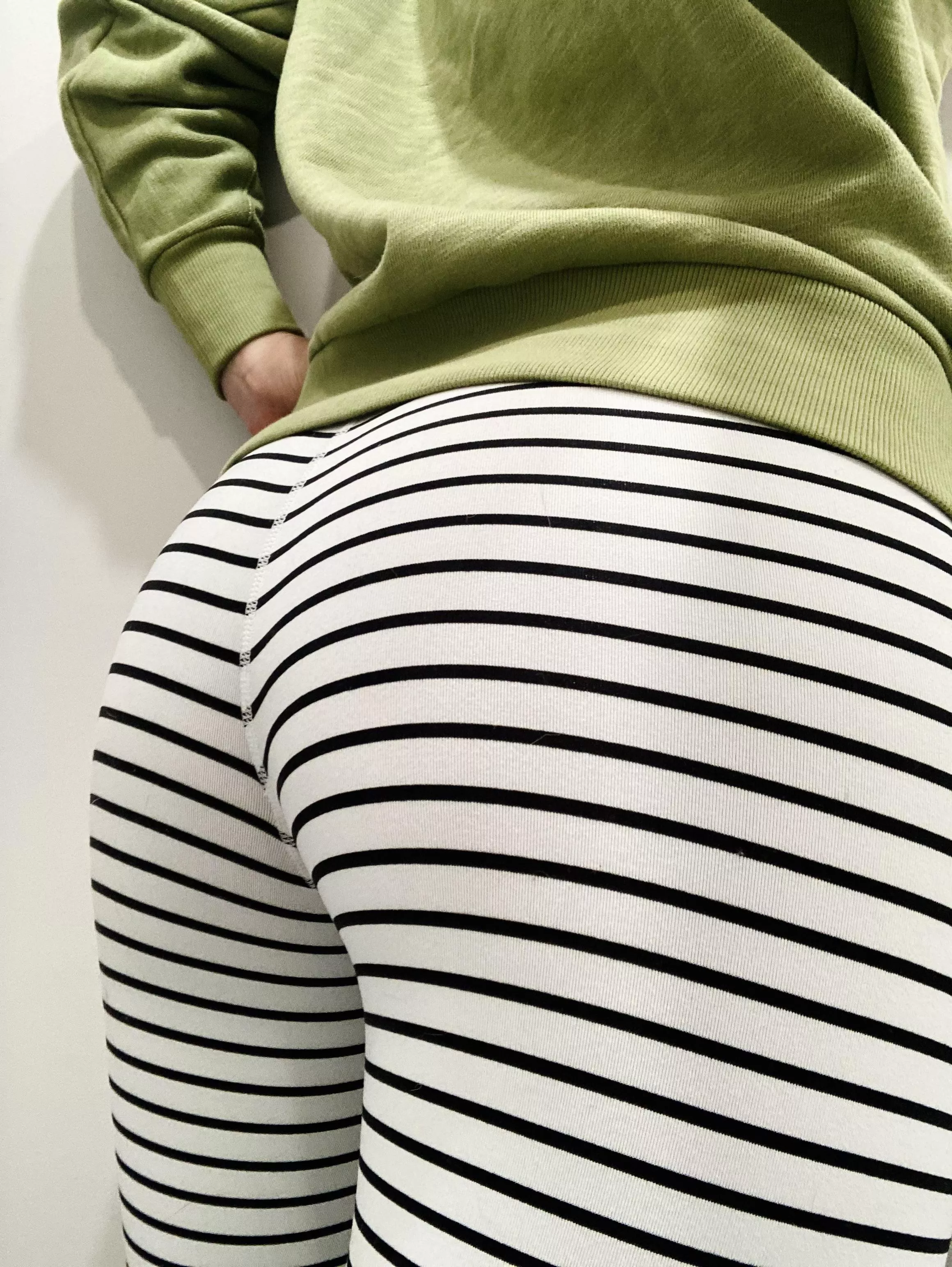 Need some fashion advice: does my butt make these stripes look big? ????