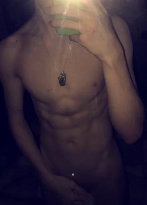 Need someone behind me for a cute pic🥺