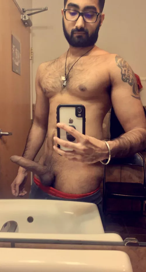 Need someone for New Years kiss ๐ any takers?
