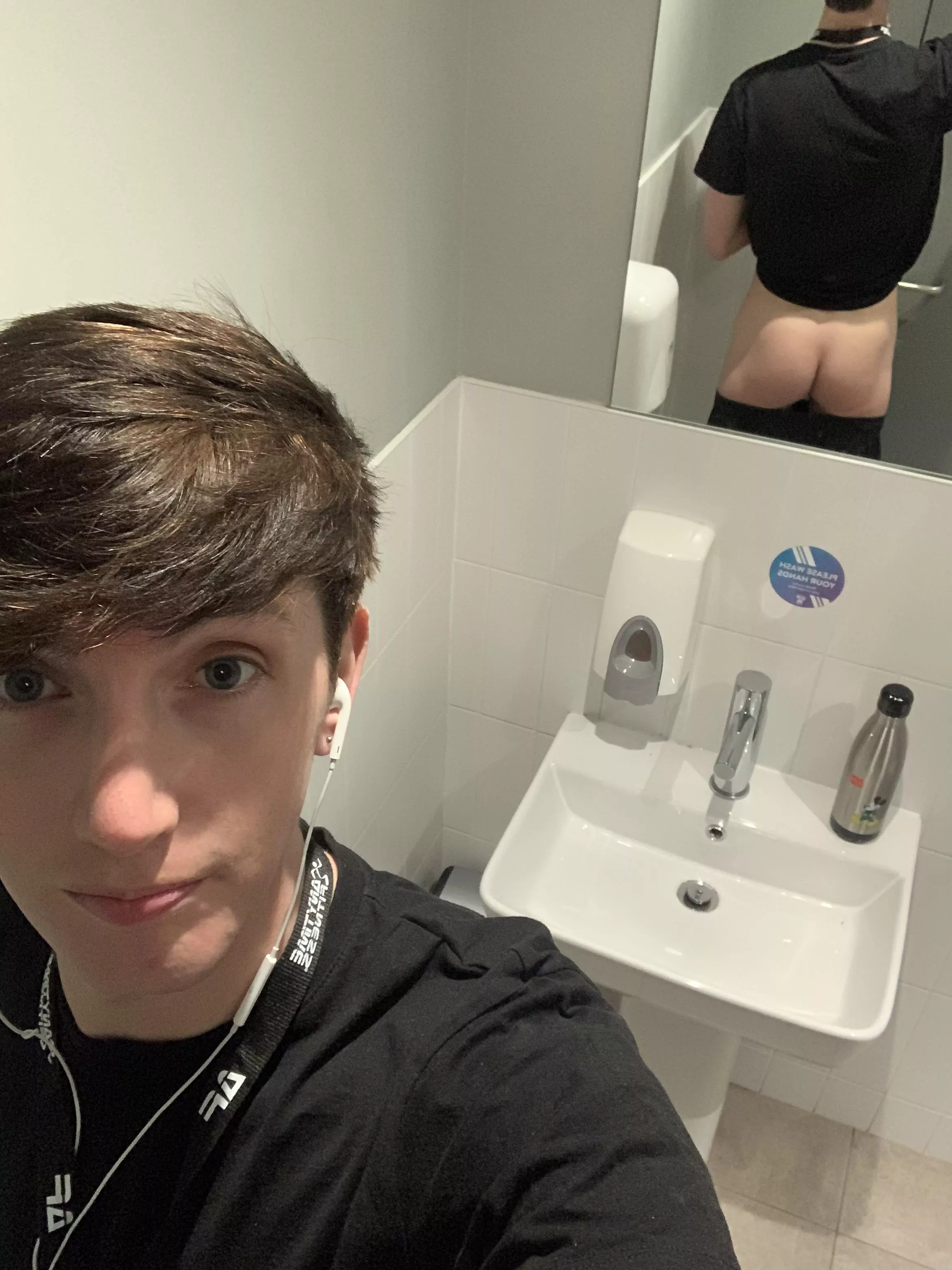 Need someone to dump a load in me in the locker room