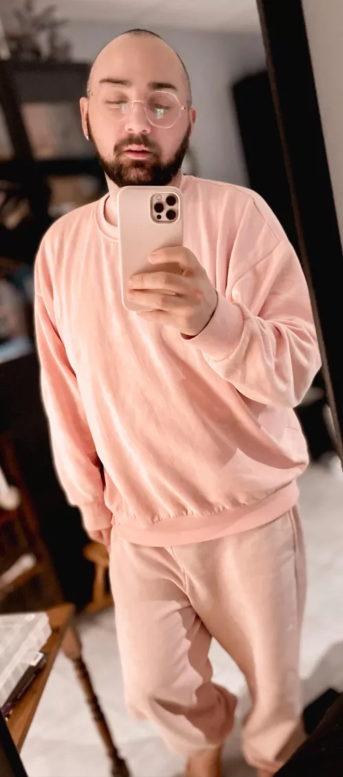 Need someone to get high with… 30 m.. dms open 😘