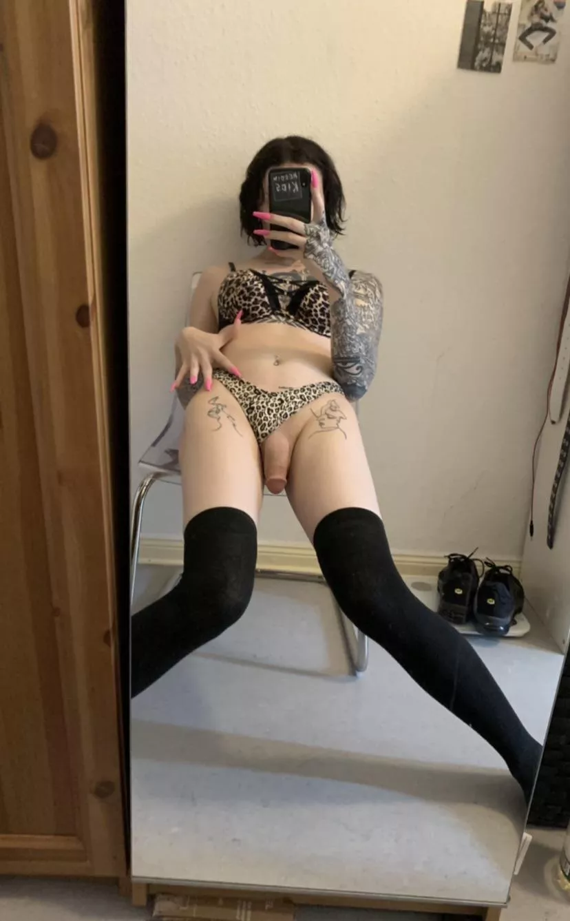 need someone to play with my lil girl cockππ need someone to play with my lil girl cockππ