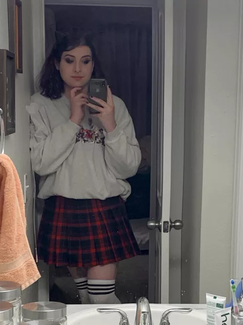 Need someone to tell me I’m pretty 👉🏻👈🏻