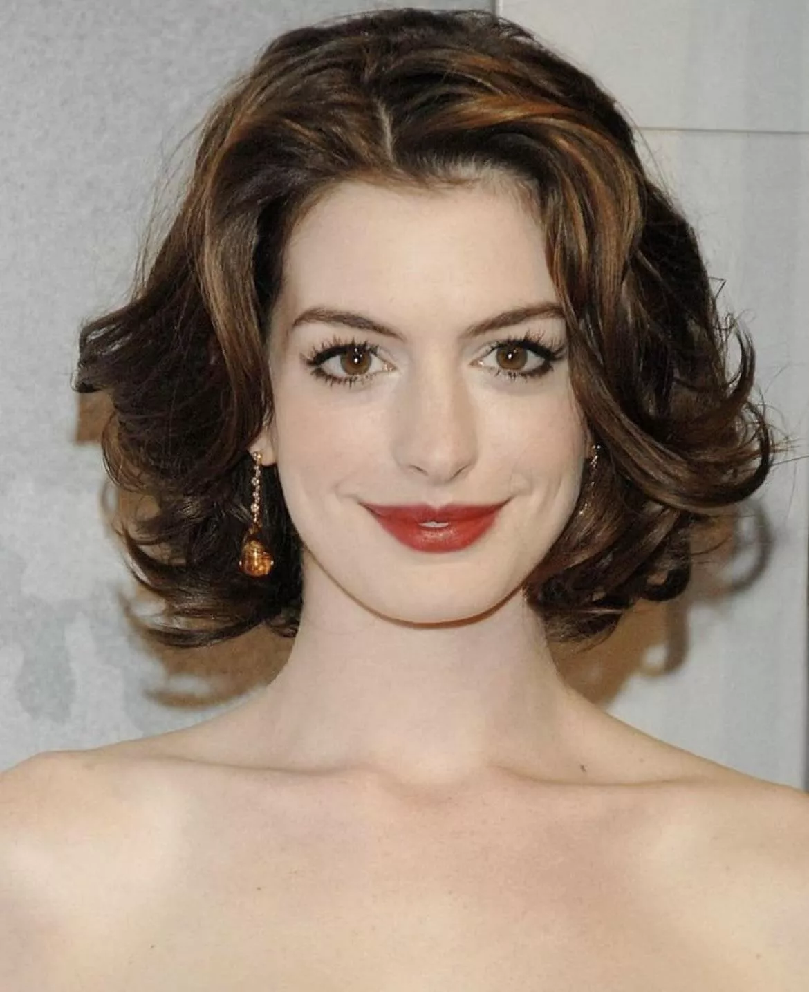 Need to be drained for Anne Hathaway Need to be drained for Anne Hathaway