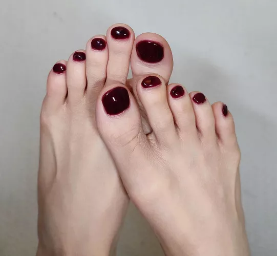 Need to get more flexible and not get a bad a back painting my toes 😹