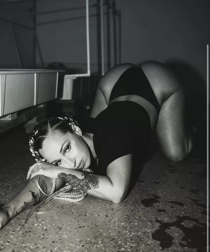 Need to Pull Up Behind This with Serious 🍆 ... And Just Bust