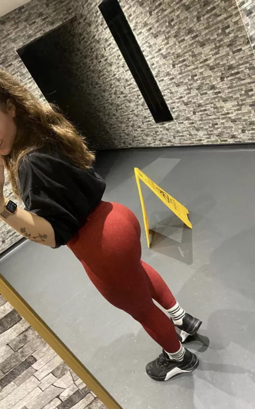 Needing a dick in between my cheeks Needing a dick in between my cheeks