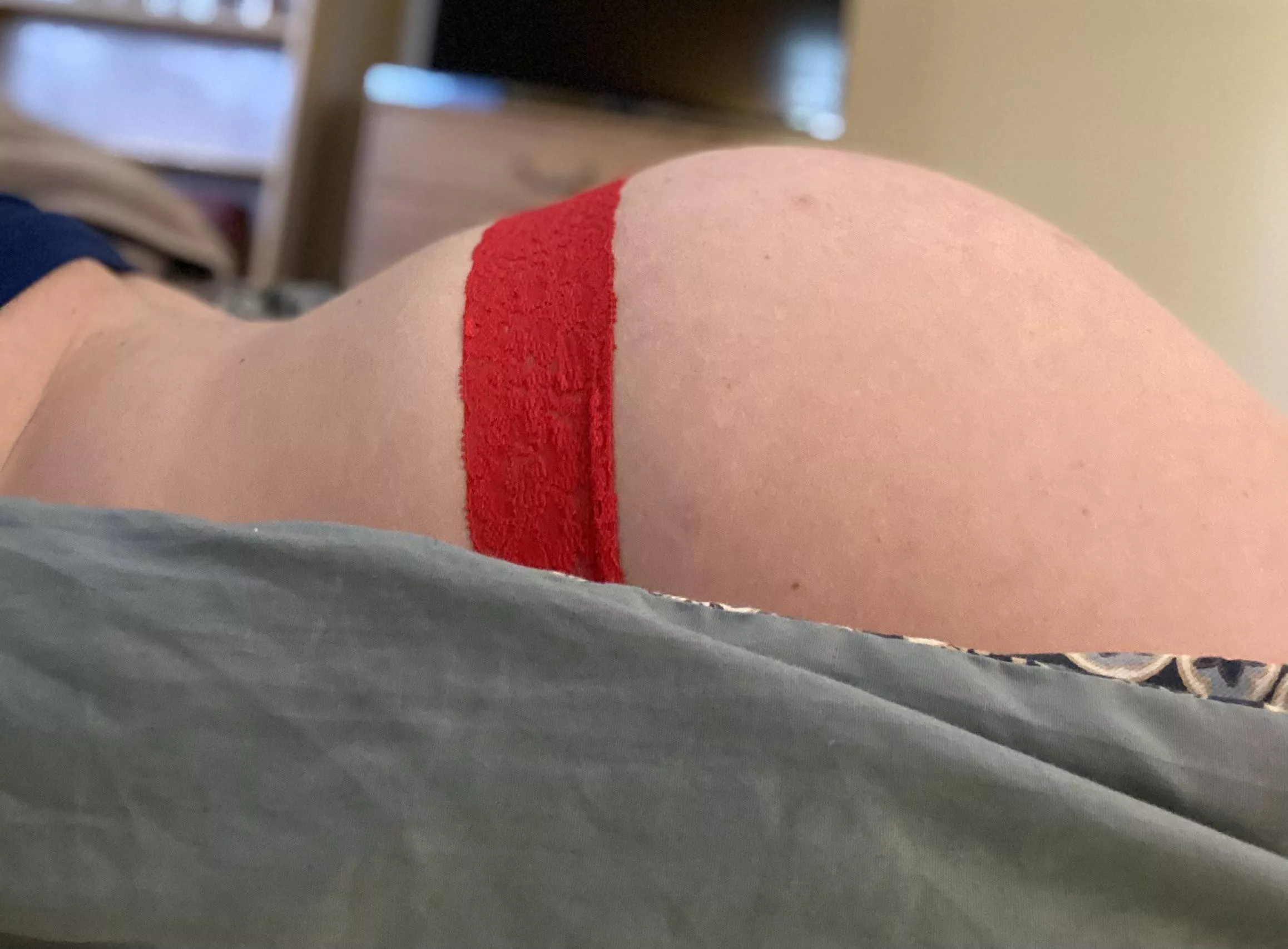 Needing someone in between these cheeks 🍑💥🇺🇸 Needing someone in between these cheeks 🍑💥🇺🇸