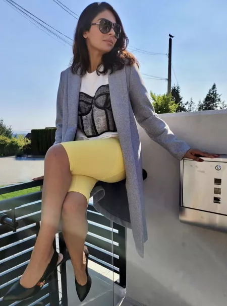 NEERU BAJWAβS SEXY MILKY LEGS AND HOT LEGGINGS!!!