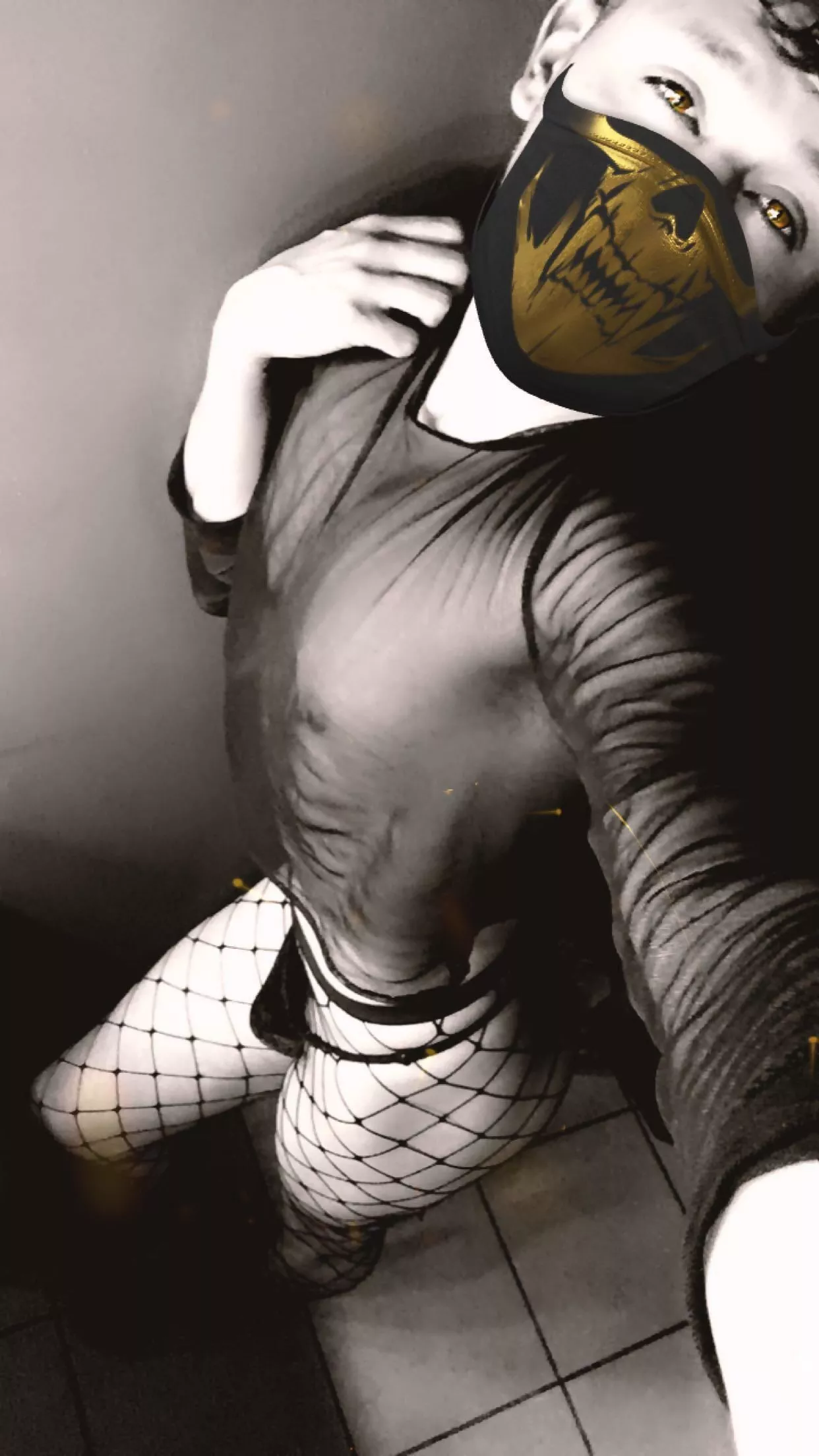 Nervous to show my face but for years i've been hiding my feelings, getting cheated on by girls and think I finally reached my breaking point. I want to try coming out of my shell and embracing a side of me that I've been hiding deep inside. So I promi