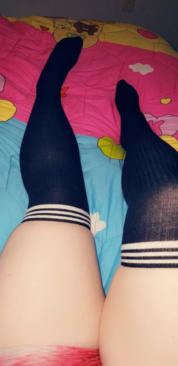 Netflix and worship my socks anyone?