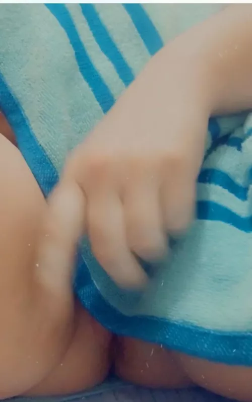 NEVER BEFORE FOOTAGE! I shaved my pretty 😍 🐱 for you. Want to see me show it off? Spoilers: it’s tight, tidy, pink and an “innie”. AND I have a little lady boner 😉 Watch as I pull up my towel and show you how pretty I am - everywhere then 