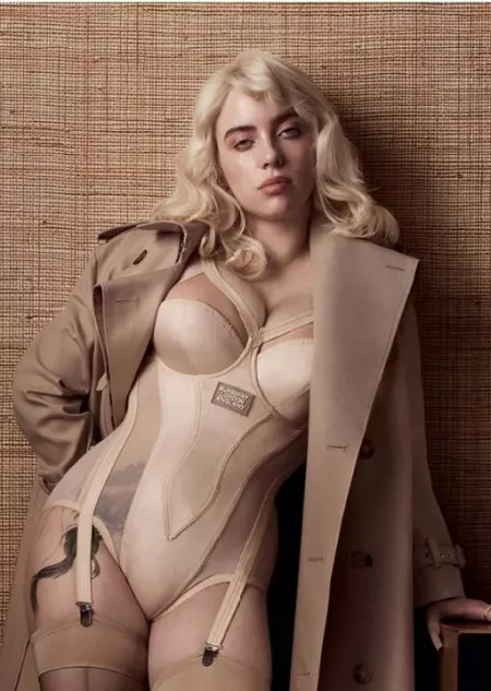 Never realized until recently how sexy Billie Eilish actually is... Never realized until recently how sexy Billie Eilish actually is...