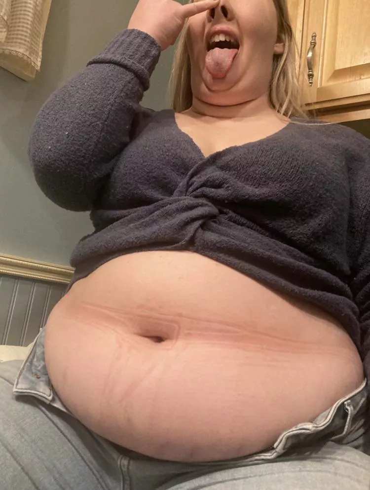 Never thought she’d embrace being a pig so much, she’s got the snout to prove it! 😂🐽